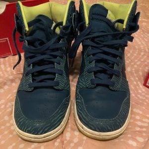 Nike dunks high top